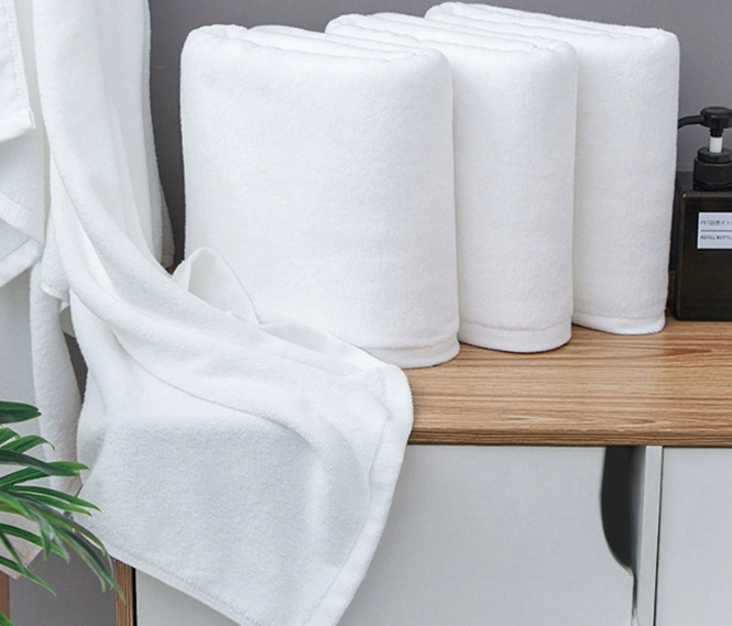 Toalhas de banho felpudas em algodão com trama simples